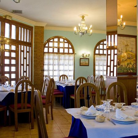 Hotel Perales Talavera de la Reina Bagian luar foto