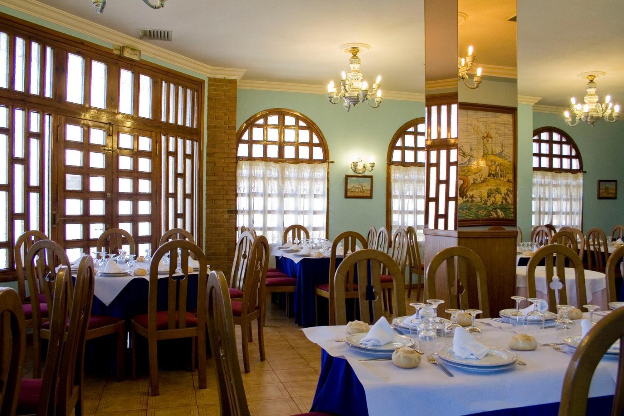 Hotel Perales Talavera de la Reina Bagian luar foto