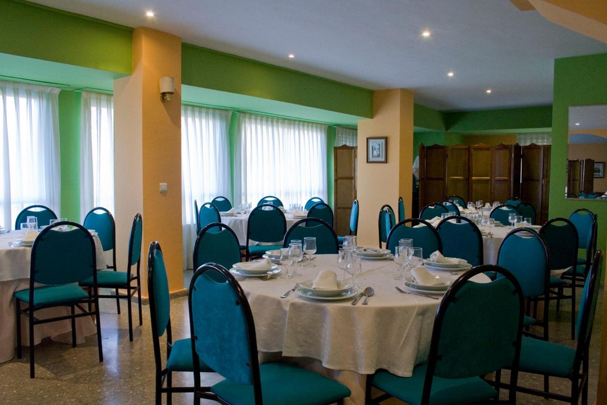 Hotel Perales Talavera de la Reina Bagian luar foto