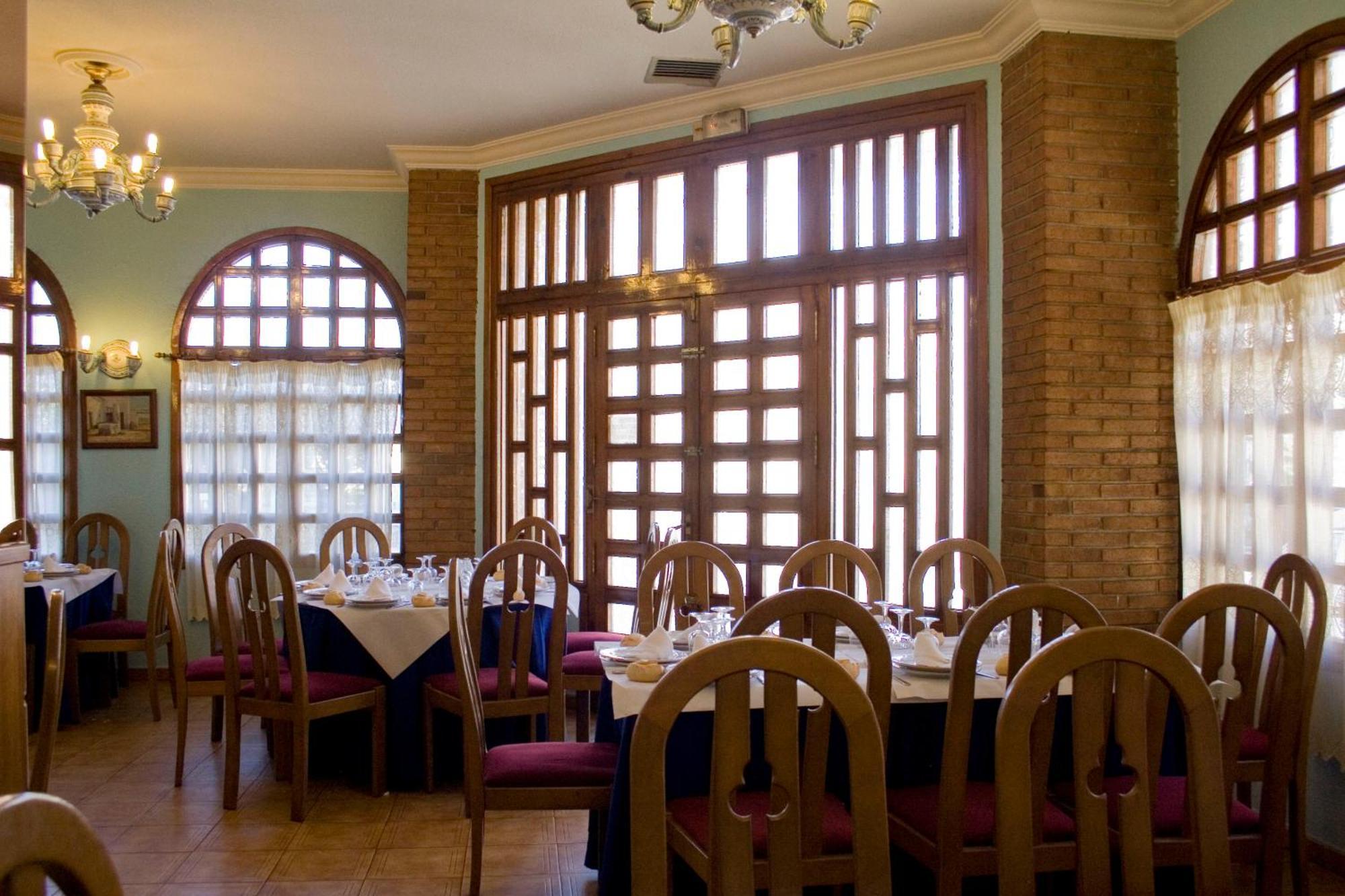 Hotel Perales Talavera de la Reina Bagian luar foto
