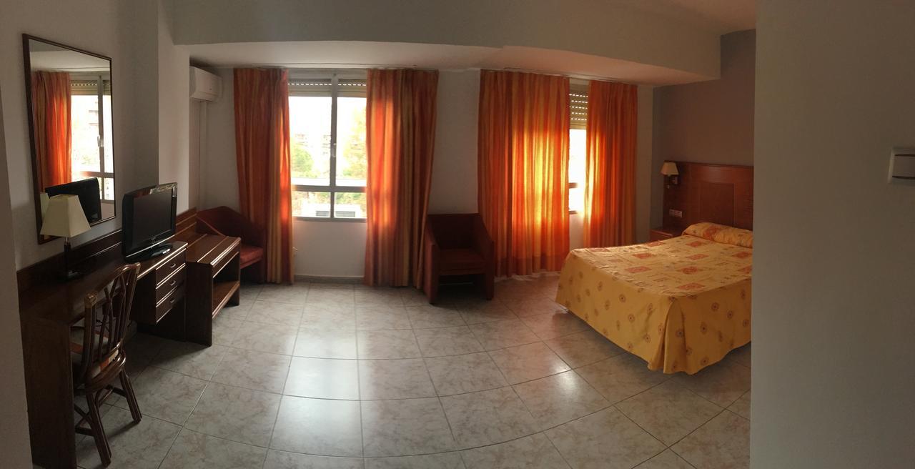 Hotel Perales Talavera de la Reina Bagian luar foto