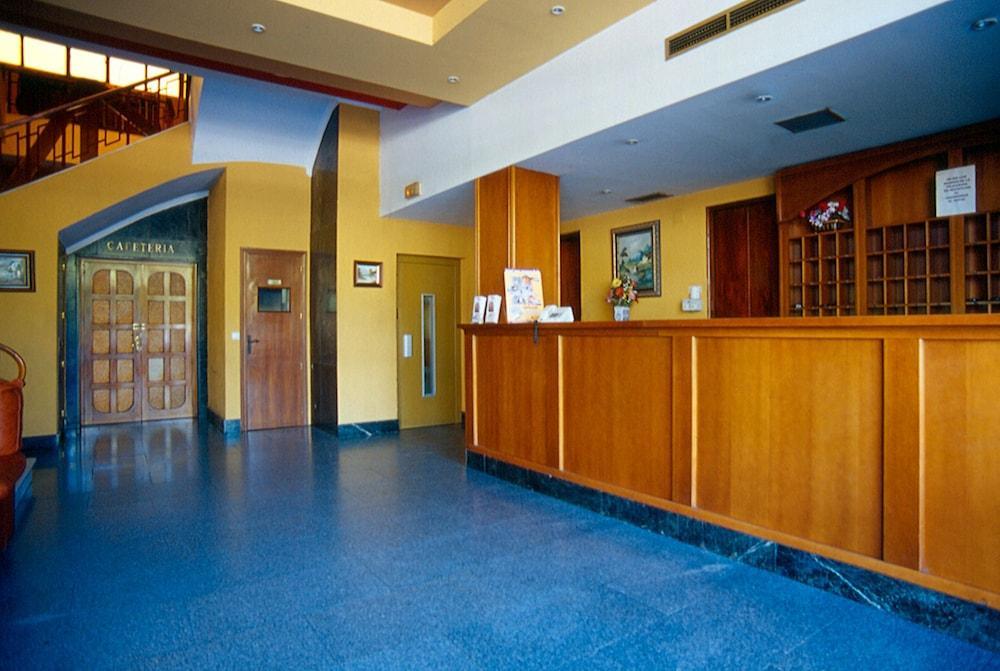 Hotel Perales Talavera de la Reina Bagian luar foto